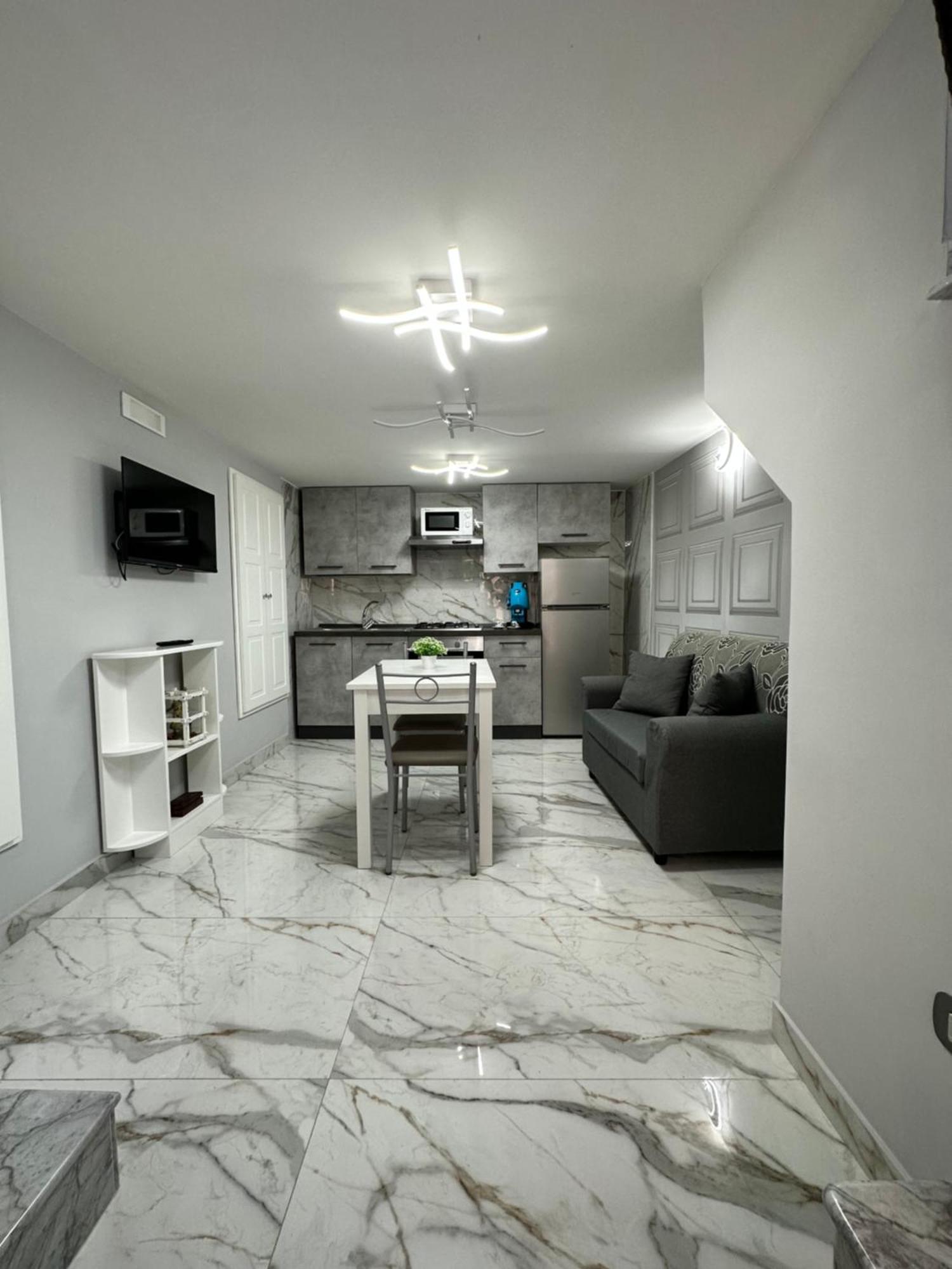 Peppino De Filippo Apartment Naples